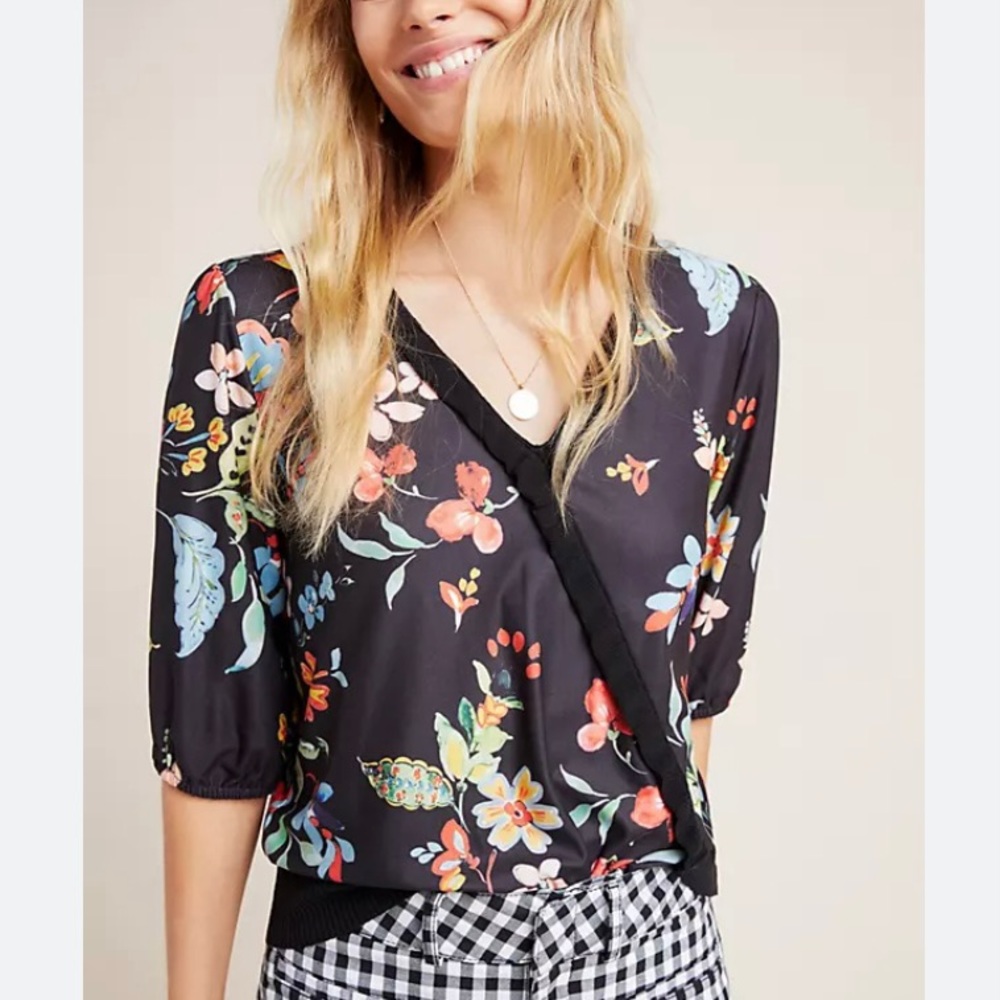 Aldomartins Alia Floral V Neck Top in Black Floral size Medium